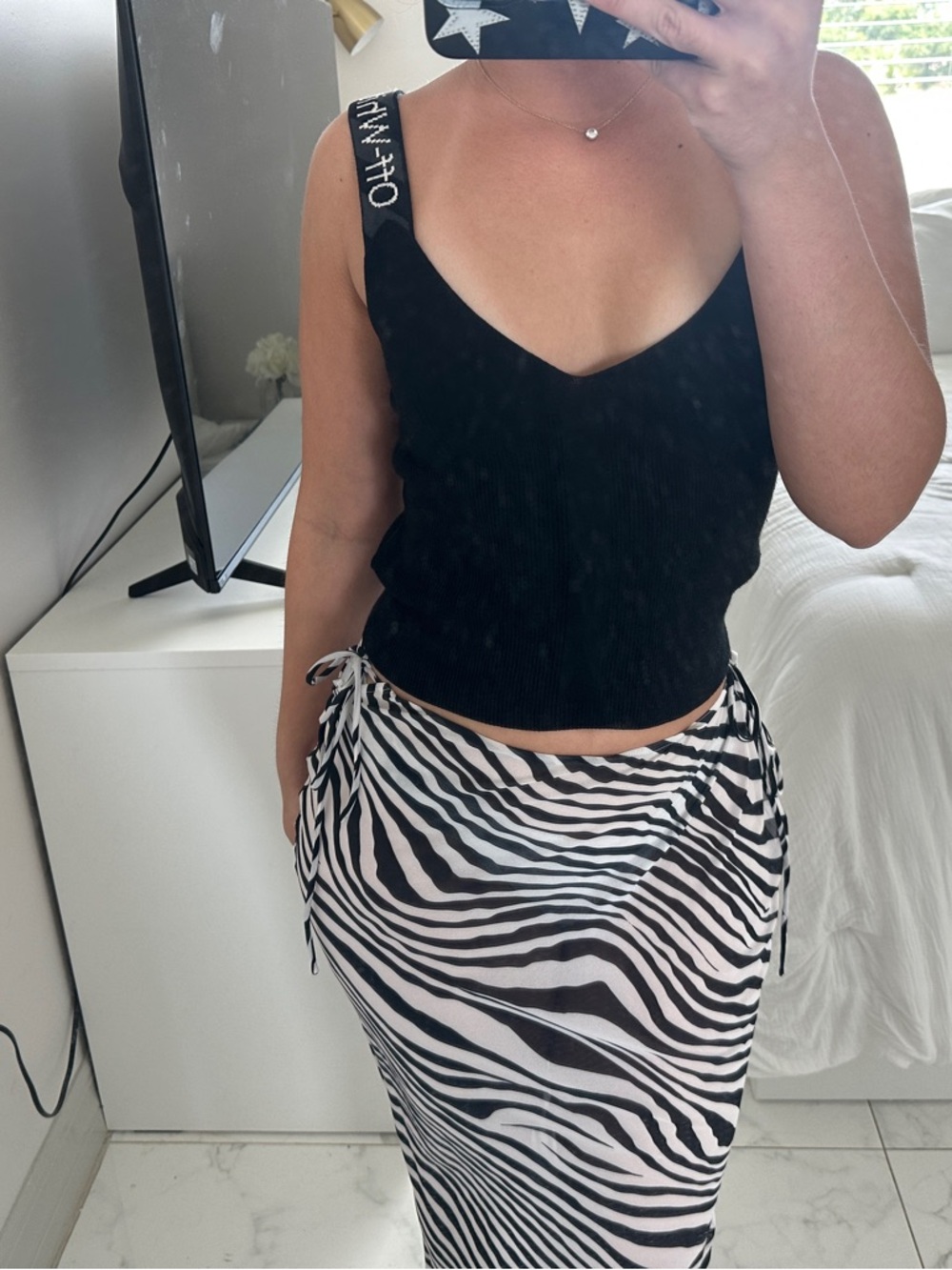 Off-White Black Ribbed V-Neck Tank Top